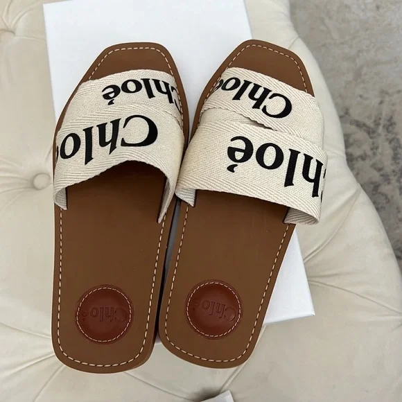 NEW IN A BOX AUTHENTIC CHLOE WOODY FLAT LOGO SANDALS SIZE 8 - Picture 2 of 6